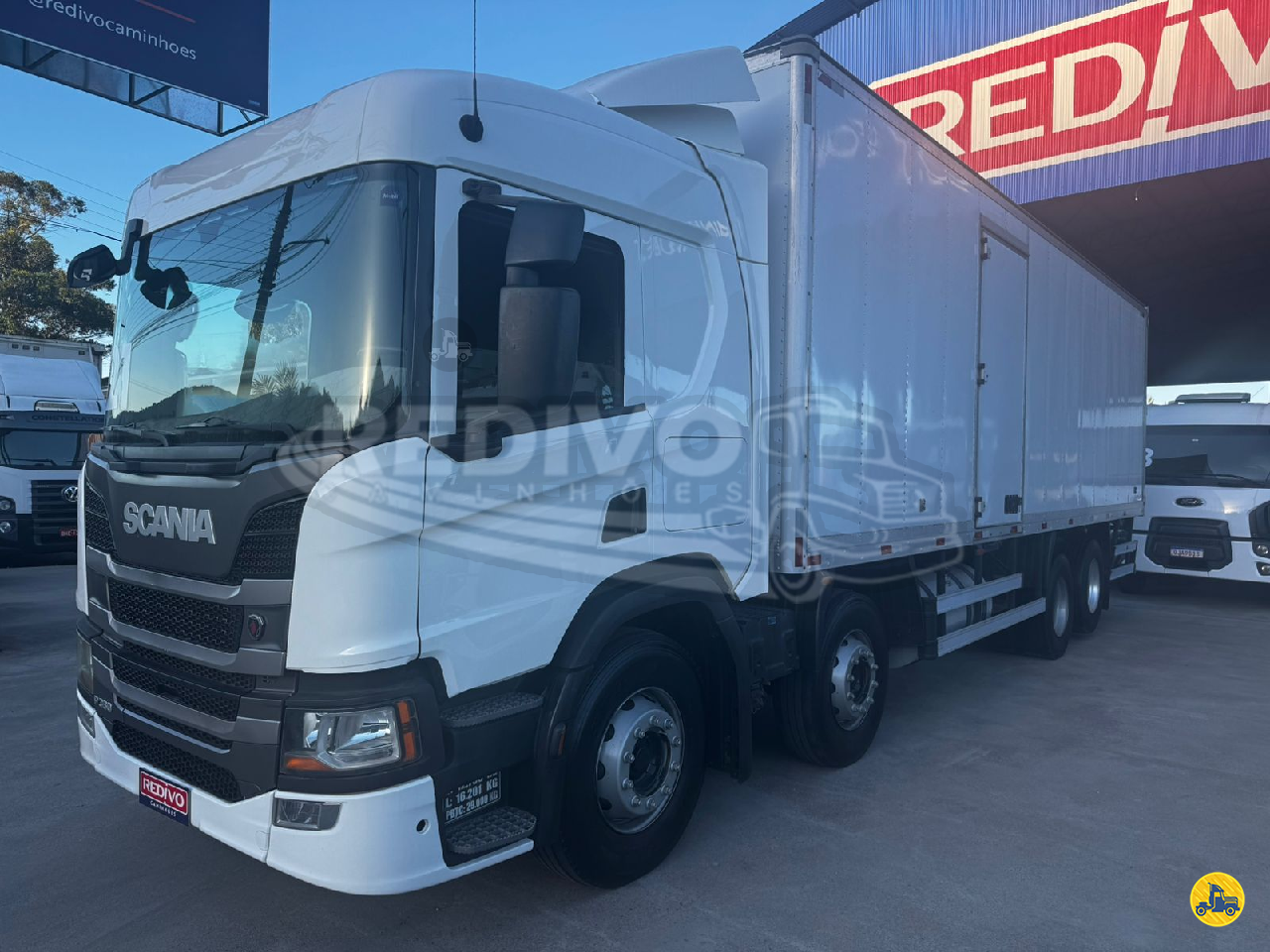 CAMINHAO SCANIA SCANIA P360 Baú Furgão BiTruck 8x2 Redivo Caminhões TUBARAO SANTA CATARINA SC
